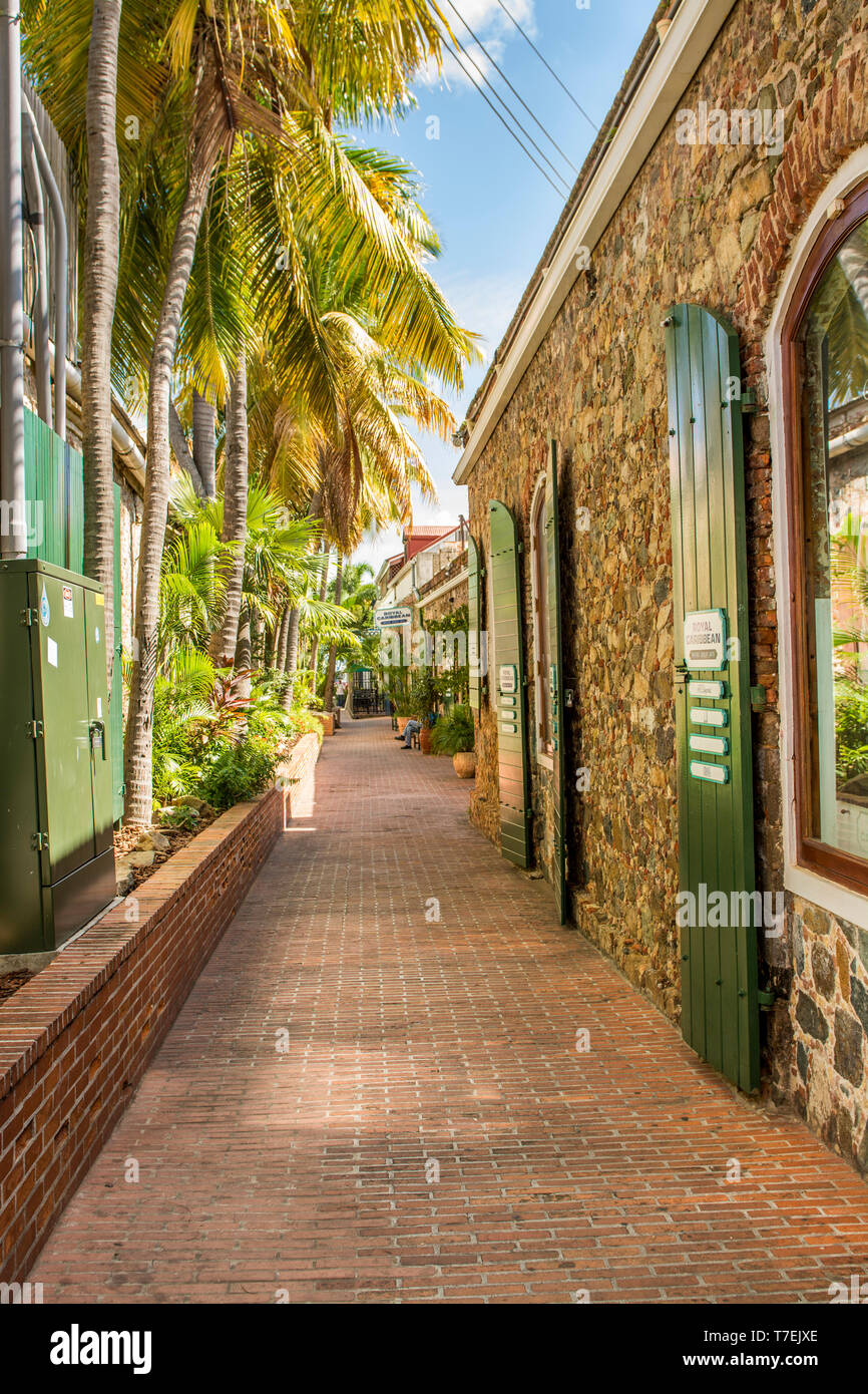 Shopping district downtown Charlotte Amalie, St Thomas, îles Vierges britanniques. Banque D'Images