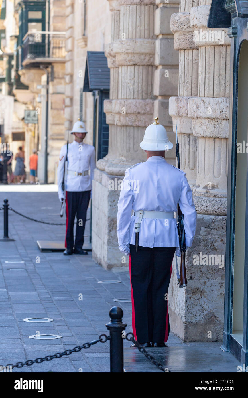 Malte, Malte, La Valette, gardes devant le palais de Buckingham Banque D'Images