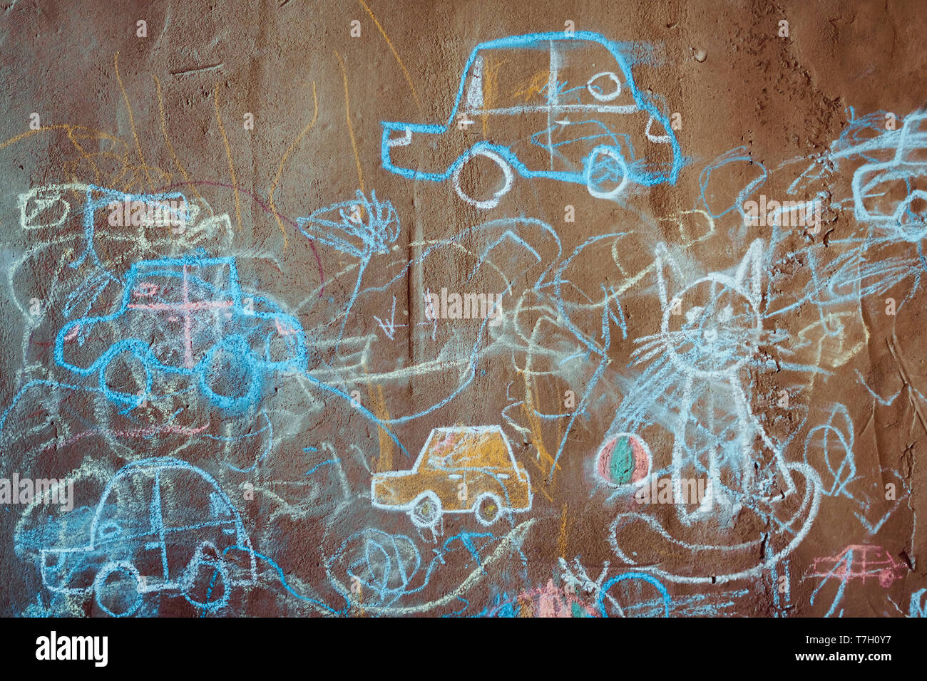 Dessin Du Bebe Avec La Couleur De Crayon Sur Le Mur Les œuvres D Enfant Resume Fond Croquis Photo Stock Alamy