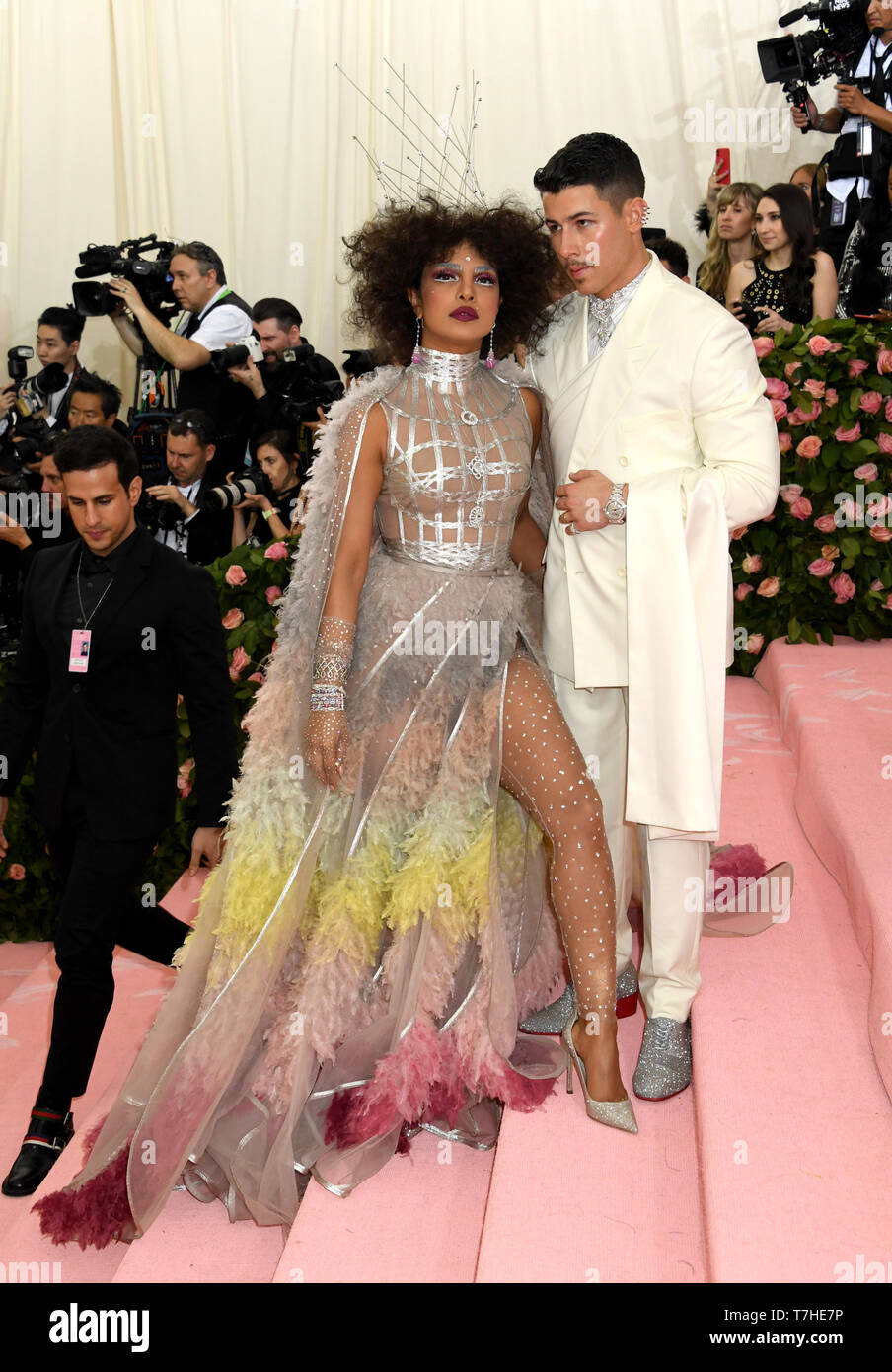 Priyanka Chopra et Nick Jonas qui fréquentent le Metropolitan Museum of Art Costume Institute Gala-bénéfice 2019 à New York, USA. Banque D'Images