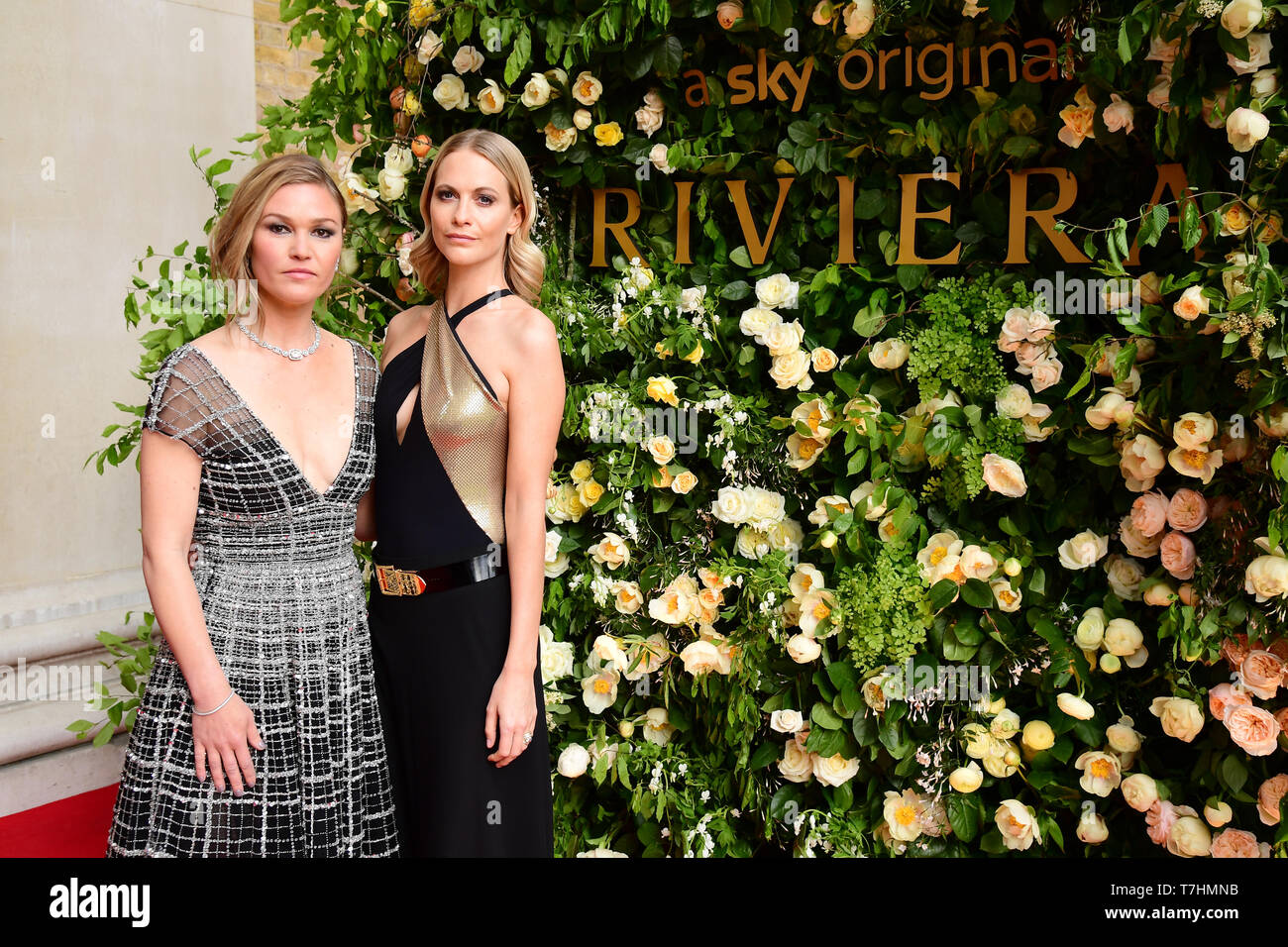 Julia Stiles et Poppy Delevingne participant à la saison 2 de la Riviera  Premiere hosted at Saatchi Gallery le 7 mai - Série 2 est diffusé sur Sky  TV et maintenant l'Atlantique -