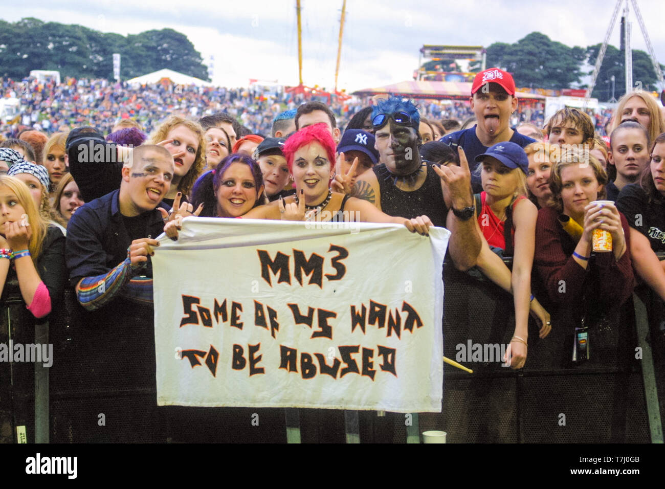 Marilyn Manson fans au Leeds Festival 2001, Angleterre, Royaume-Uni. Banque D'Images