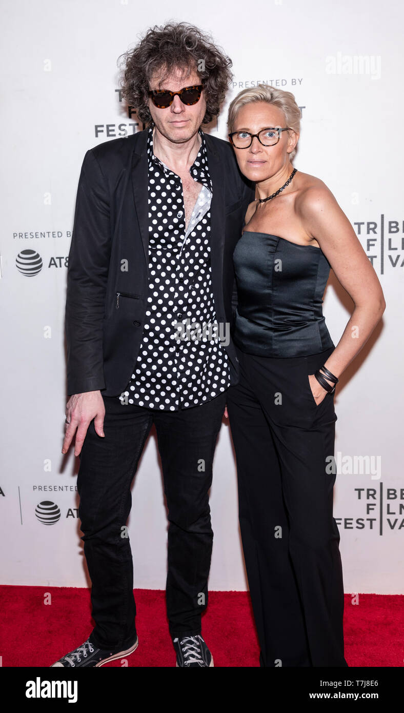 New York, États-Unis. 06Th Mai, 2019. John W. Walter et Vanessa Gould assister à la "Il faut un fou' premiere pendant 2019 Tribeca Film Festival au Théâtre Stella Artois, Manhattan Crédit : Sam Aronov/Pacific Press/Alamy Live News Banque D'Images