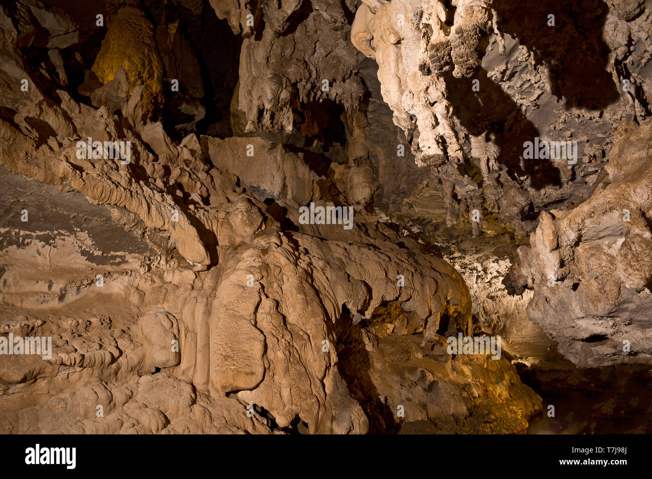 Chambre centrale dans la grotte Tham Nang Aen, Khammouane, Centre du Laos Banque D'Images