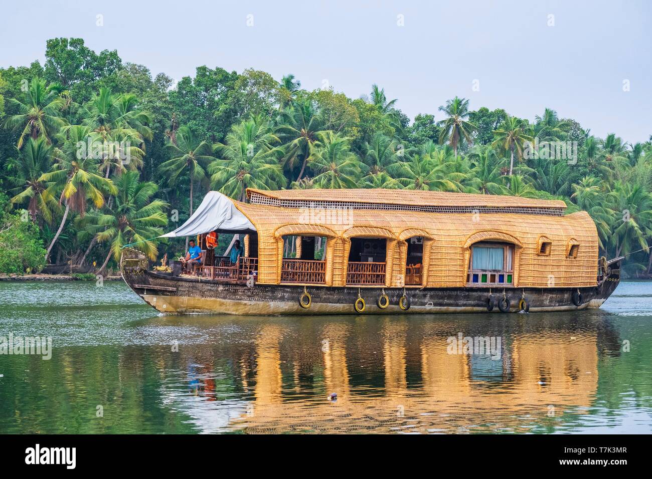 L'Inde, Etat du Kerala, district de Kollam, Munroe island ou Munroturuttu, Inland Island au confluent de la Rivière du lac Ashtamudi et Kallada, croisière sur les backwaters (lagunes et canaux) en kettuvallam (maison traditionnelle bateau) Banque D'Images