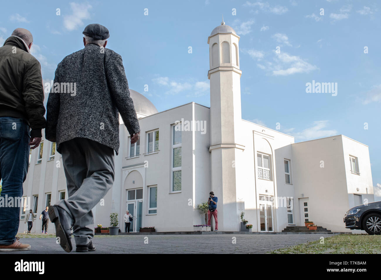 Berlin, Allemagne. 07Th Mai, 2019. Croyants aller à la mosquée Khadija. Au début du Ramadan, le mois de jeûne, l'Iftar a eu lieu dans la soirée. Crédit : Paul Zinken/dpa/Alamy Live News Banque D'Images