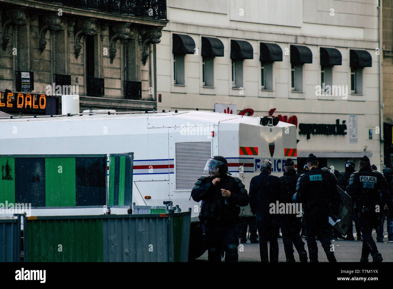 Paris France le 04 mai 2019 Vue sur les voitures de la Police nationale française à l'intervention pendant les protestations de la Yellow Jackets Banque D'Images