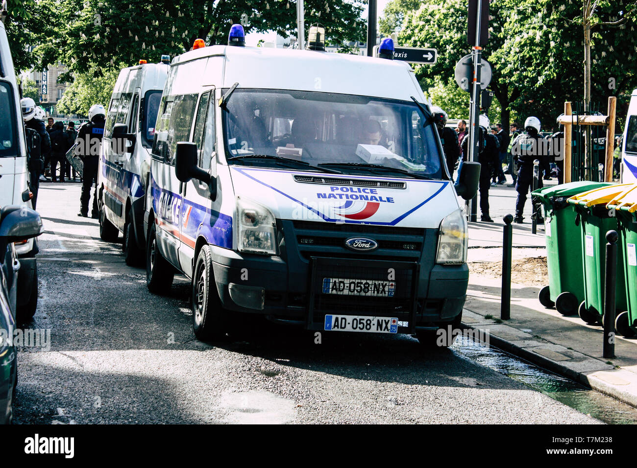 Paris France le 04 mai 2019 Vue sur les voitures de la Police nationale française à l'intervention pendant les protestations de la Yellow Jackets Banque D'Images