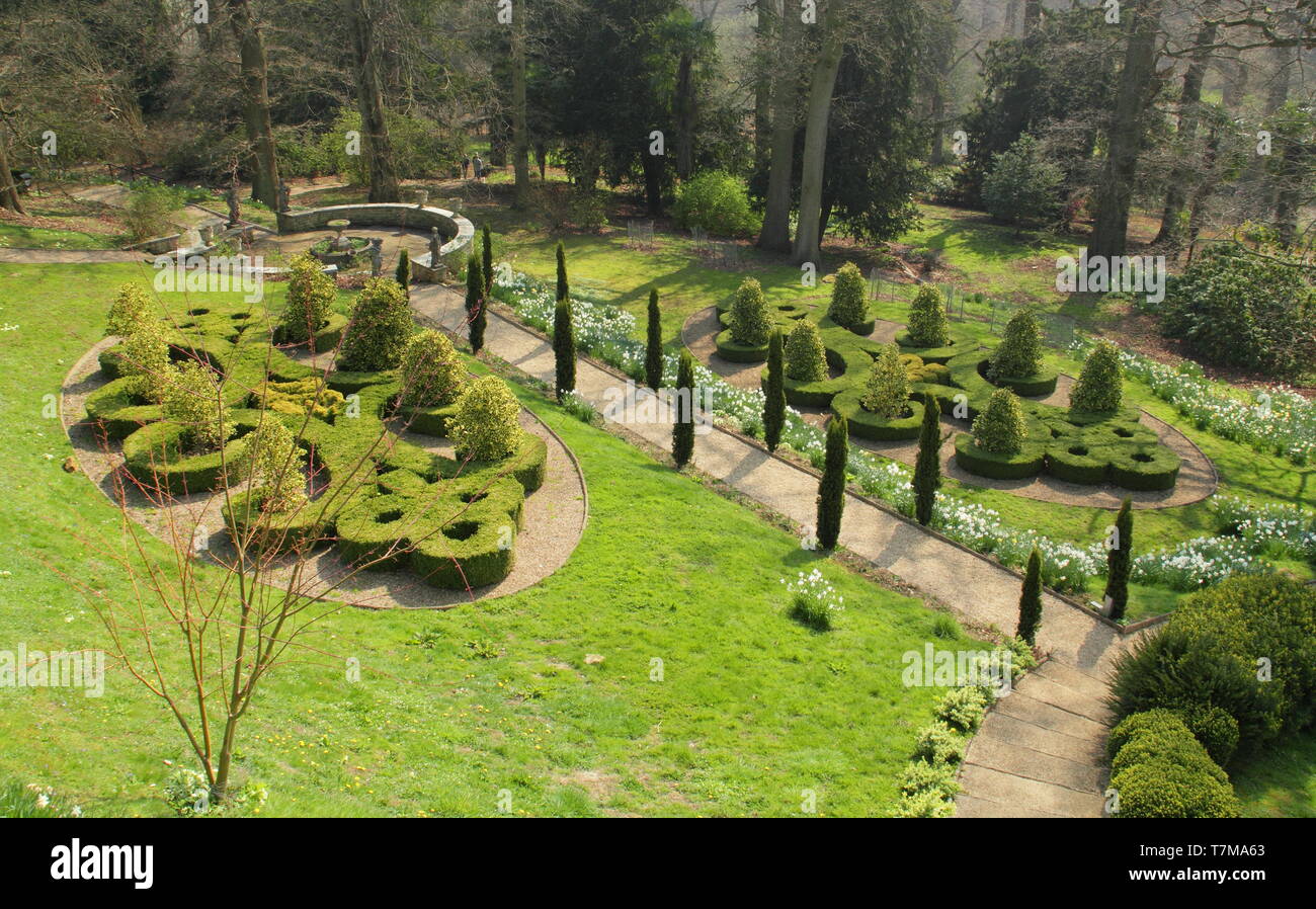 Jardins du Château de Belvoir. Fort d''parterres les initiales du duc et de la Duchesse de Rutland (D et E) dans le Leicesterhsire stately home's gardens Banque D'Images