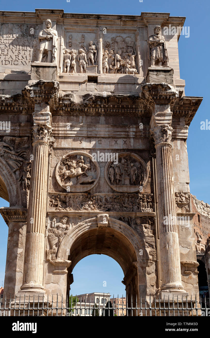 Arc de Constantin, le plus grand arc de triomphe romain à Rome, Italie Banque D'Images