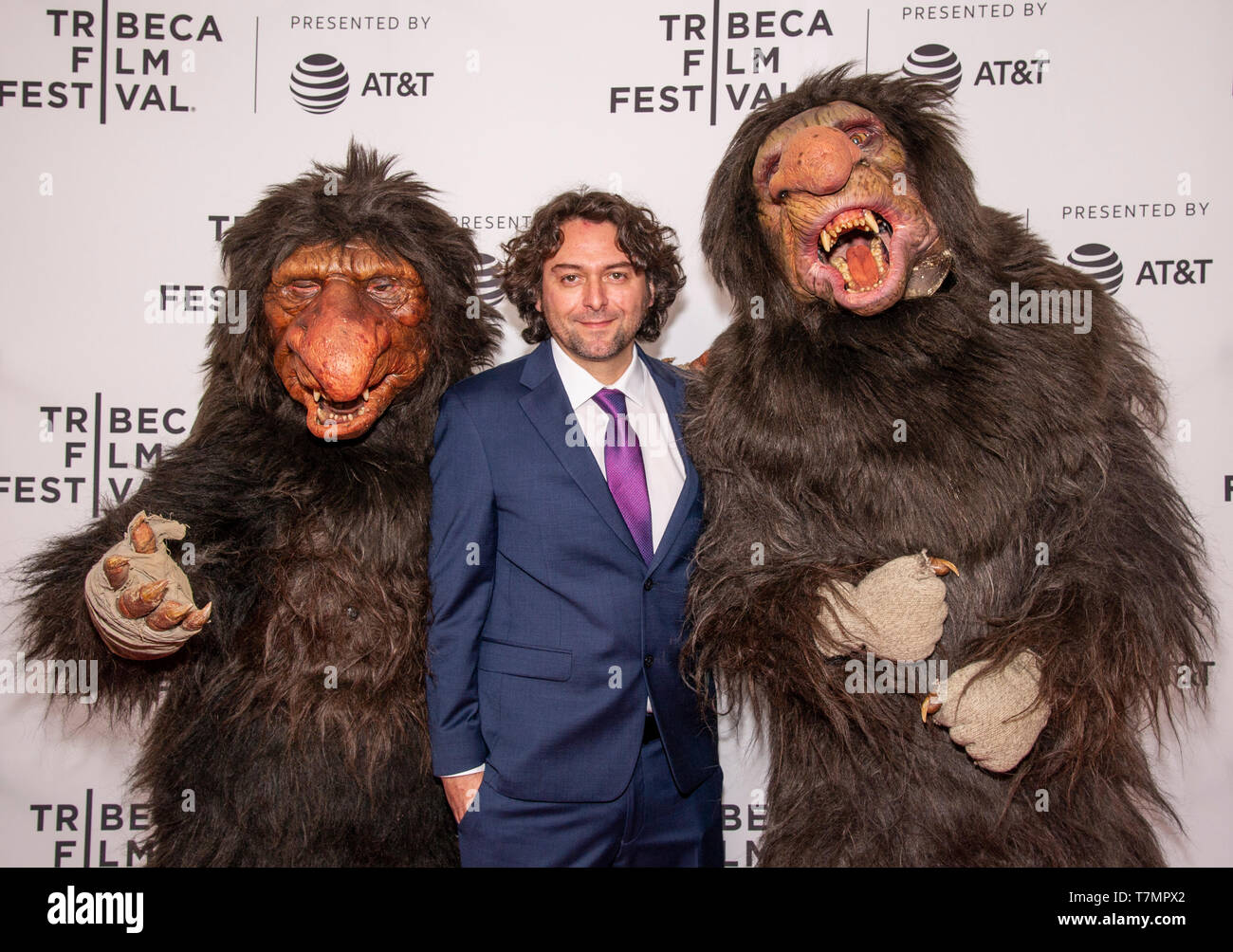 New York, NY - 27 Avril 2019 : Mario Torres avec marionnettes Boomer et Morse assister à l'évaluation de la Place d'aucun Mots durant 2019 Tribeca Film Festival au Théâtre SVA Banque D'Images