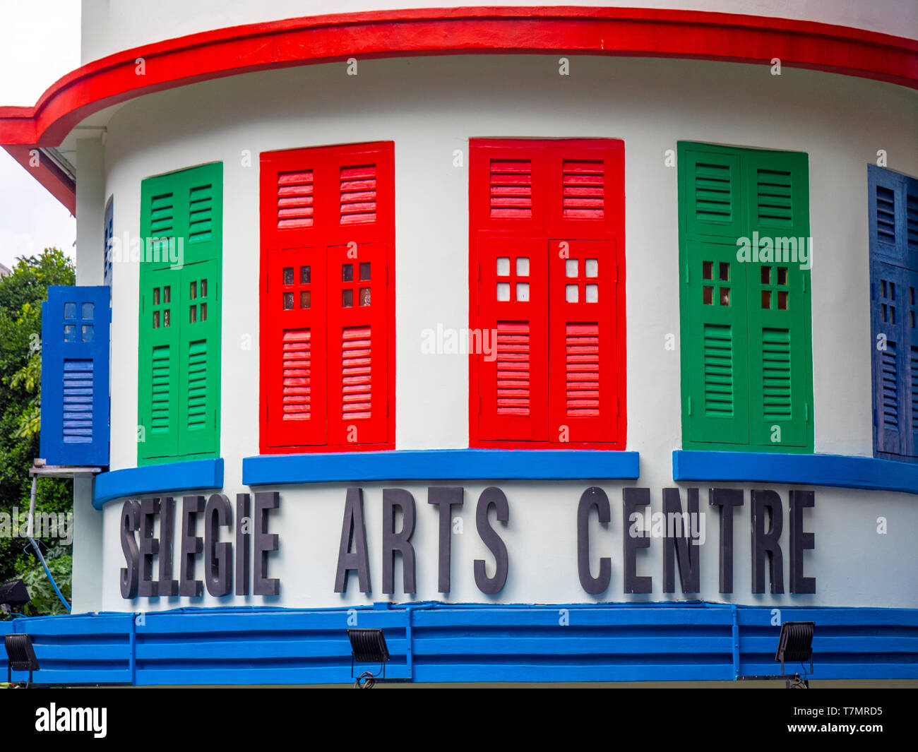 Des volets aux couleurs vives de Selegie Arts Centre Bras Basah Singapour. Banque D'Images