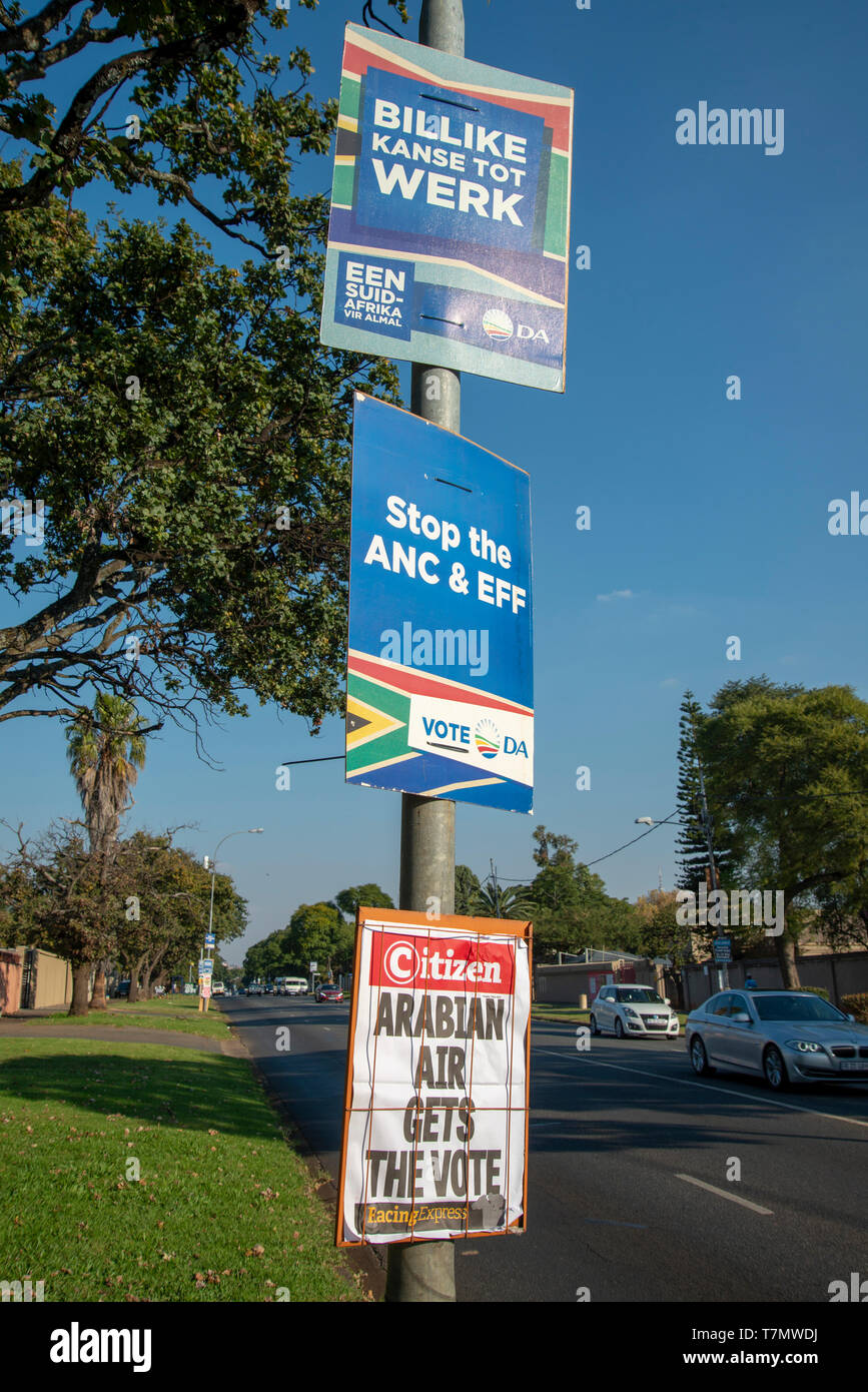 Johannesburg, Afrique du Sud, 7 mai 2019. Les affiches électorales sont vus dans Emmarentia à la veille d'élections nationales, le 8 mai. Credit : Eva-Lotta Jansson/Alamy Banque D'Images