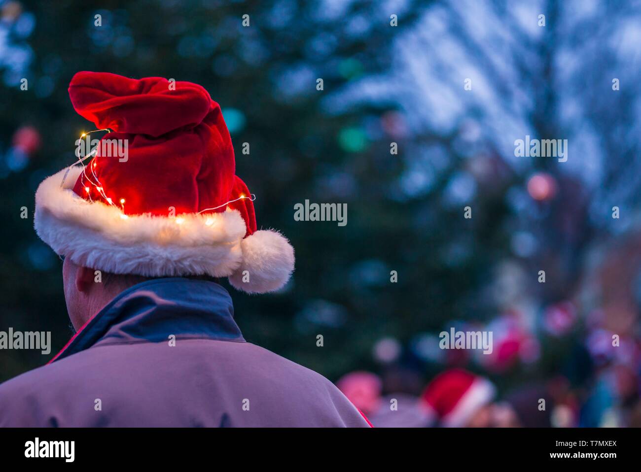 United States, New England, Cape Ann, Massachusetts, Rockport, l'homme à Santa Claus hat Banque D'Images
