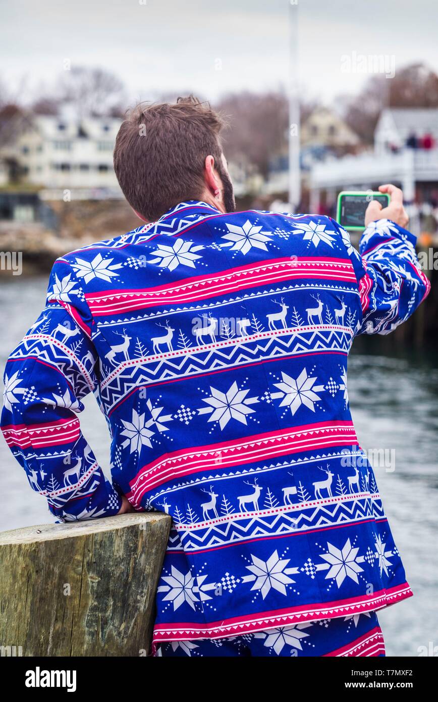 United States, New England, Cape Ann, Massachusetts, Rockport, l'homme avec Noël-costume à motifs Banque D'Images