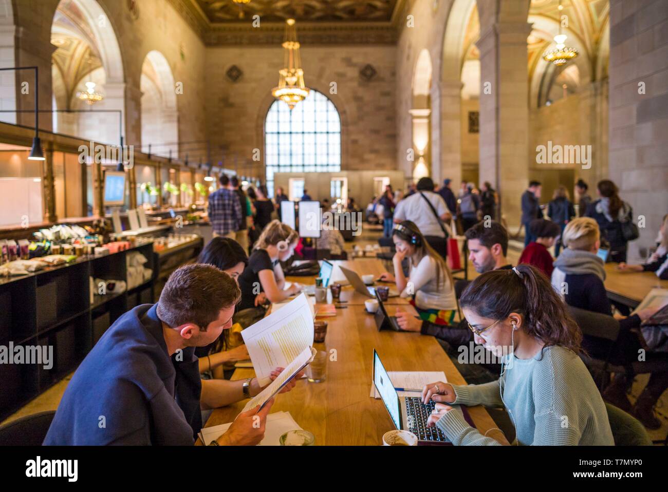 Canada, Québec, Montréal, Édifice de la Banque Royale, le hall, la nouvelle convention collective de l'équipage & Cafe Banque D'Images