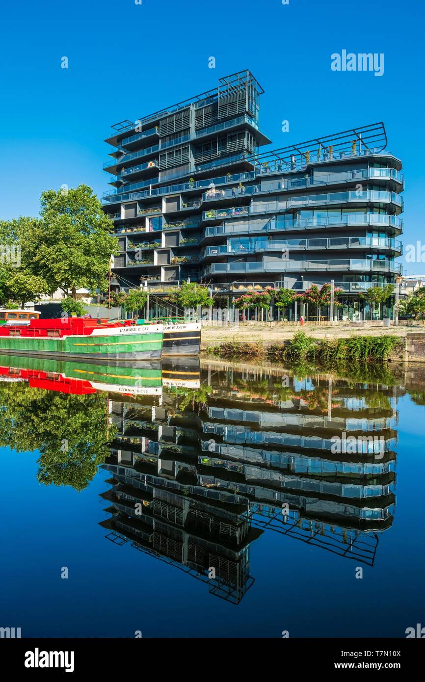 France, Ille-et-Vilaine, Rennes, Cap Mail appartement de luxe, bâtiment  conçu par l'architecte Jean Nouvel Photo Stock - Alamy