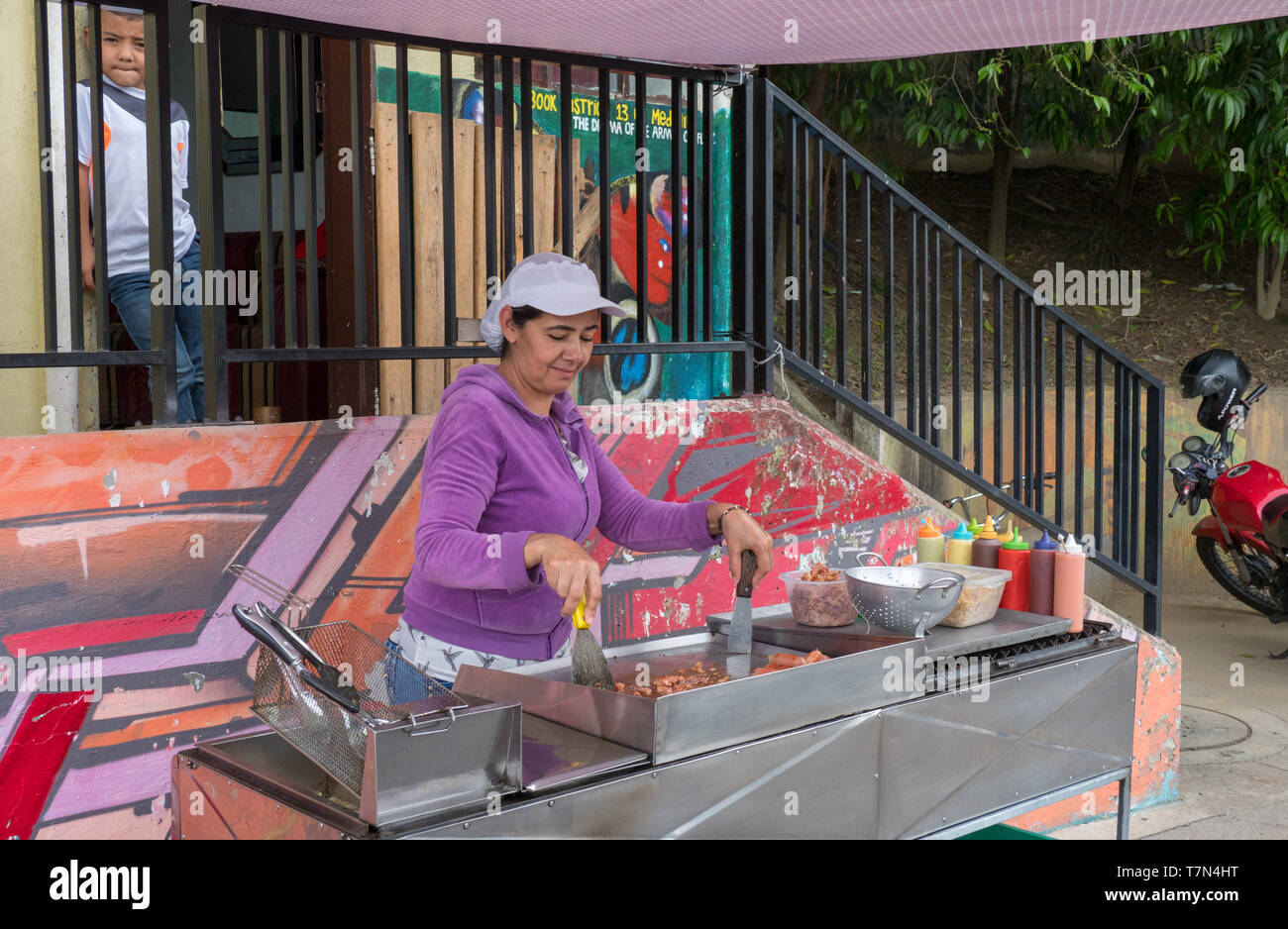 Medellin,,Colombi 10.11.2018. Une fois qu'un cartel de narcotrafiquants, bastion Medellin est devenue une belle ville moderne, avec des gens agréables et beaucoup de l'alimentation de rue Banque D'Images