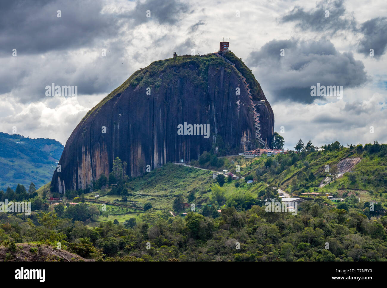 Guatapé,Colombie. Le 'Rock' Peñol (La Piedra del Peñol) Banque D'Images