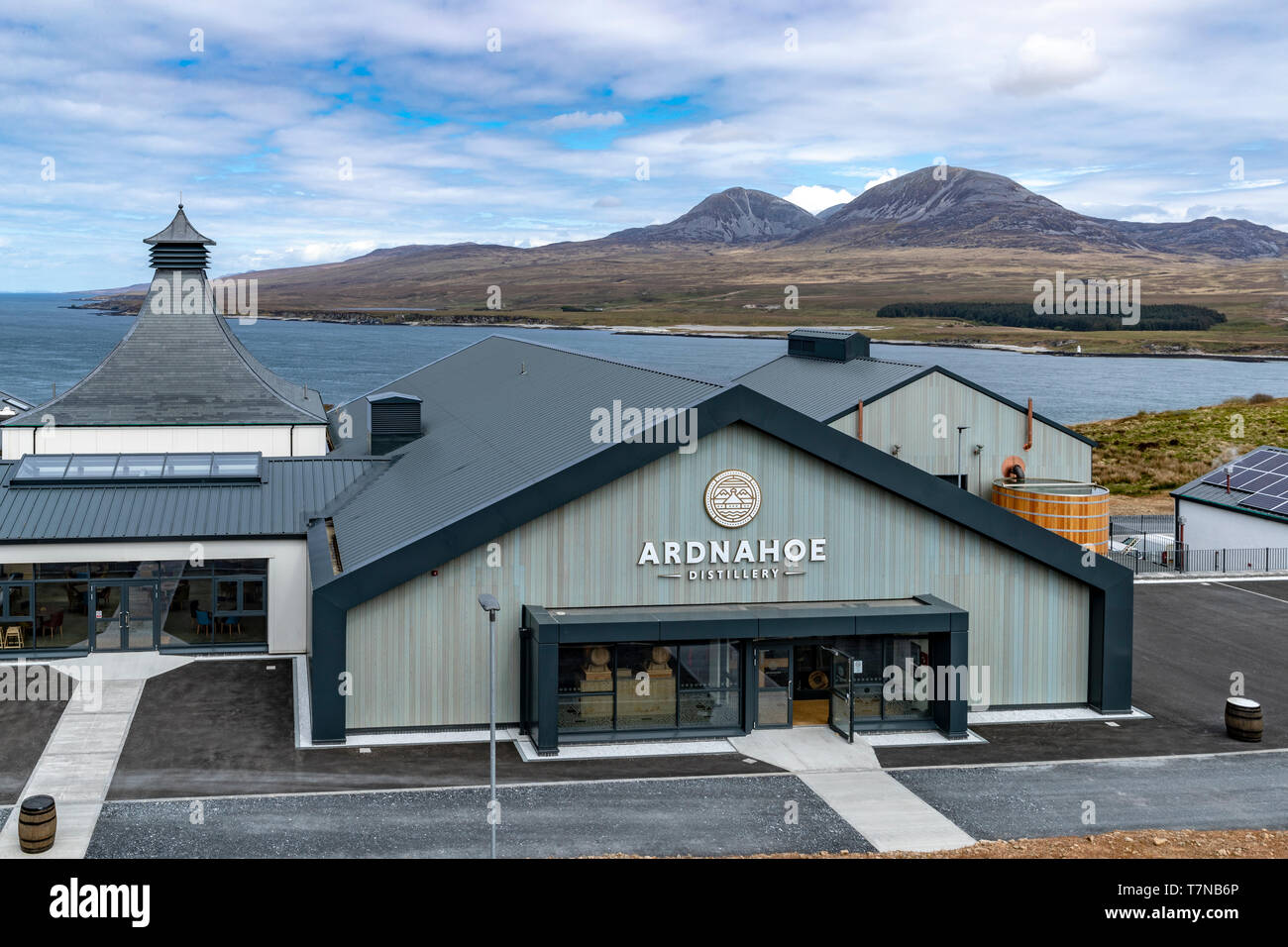 La nouvelle distillerie d'Islay, Ardnahoe administré par Hunter Laing & Co à partir de Glasgow. La distillerie a commencé la production en octobre 2018 Banque D'Images