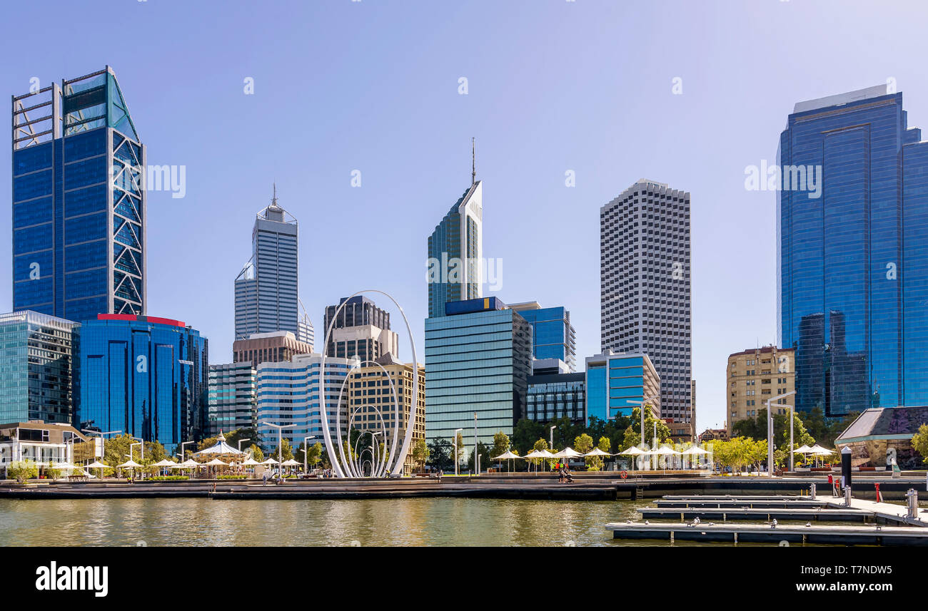 Belle vue sur le centre de Perth, Australie occidentale, on a sunny day Banque D'Images
