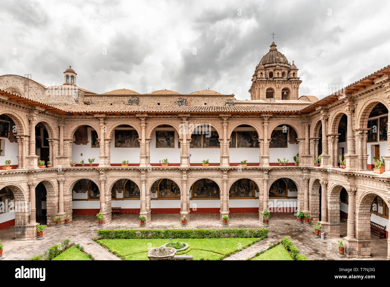 Cusco, Pérou - 3 Avril, 2019 : Cour de couvent de l'ordre de Notre Dame de Pitié sur la Plaza San Rafael, dans le centre historique de la ville de Cusco, Pe Banque D'Images