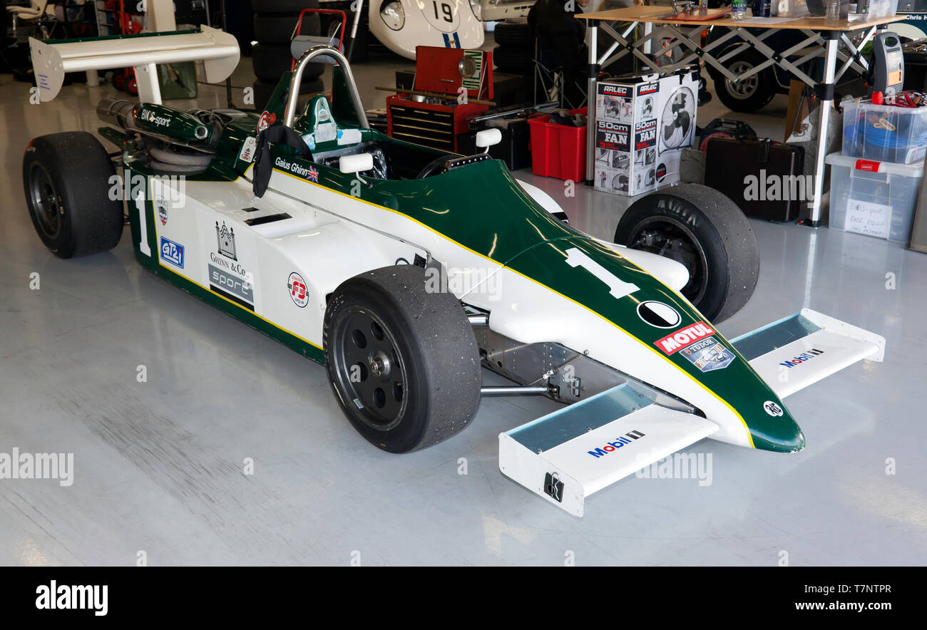 Gaius Ghinn's, 1983, Ralt RT3 voiture Formule 3 historiques, dans le garage, fosse International au cours de la Journée des médias classique Silverstone 2019. Banque D'Images