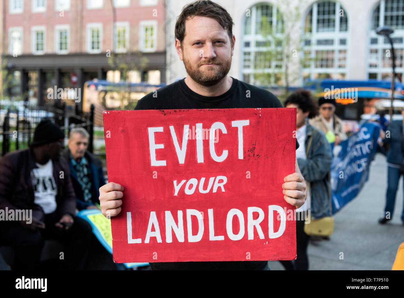 New York, États-Unis. 07Th Mai, 2019. Les locataires se sont ralliés à la NYC Louer Lignes directrices réunion du Conseil au cours de la Cooper Union à Manhattan. Les locataires, les militants et les organisateurs communautaires ont exigé plus d'augmentations de loyer pour les locataires à louer appartements-stabilisées. Crédit : La Société Holtermann-Gorden/Pacific Press/Alamy Live News Banque D'Images