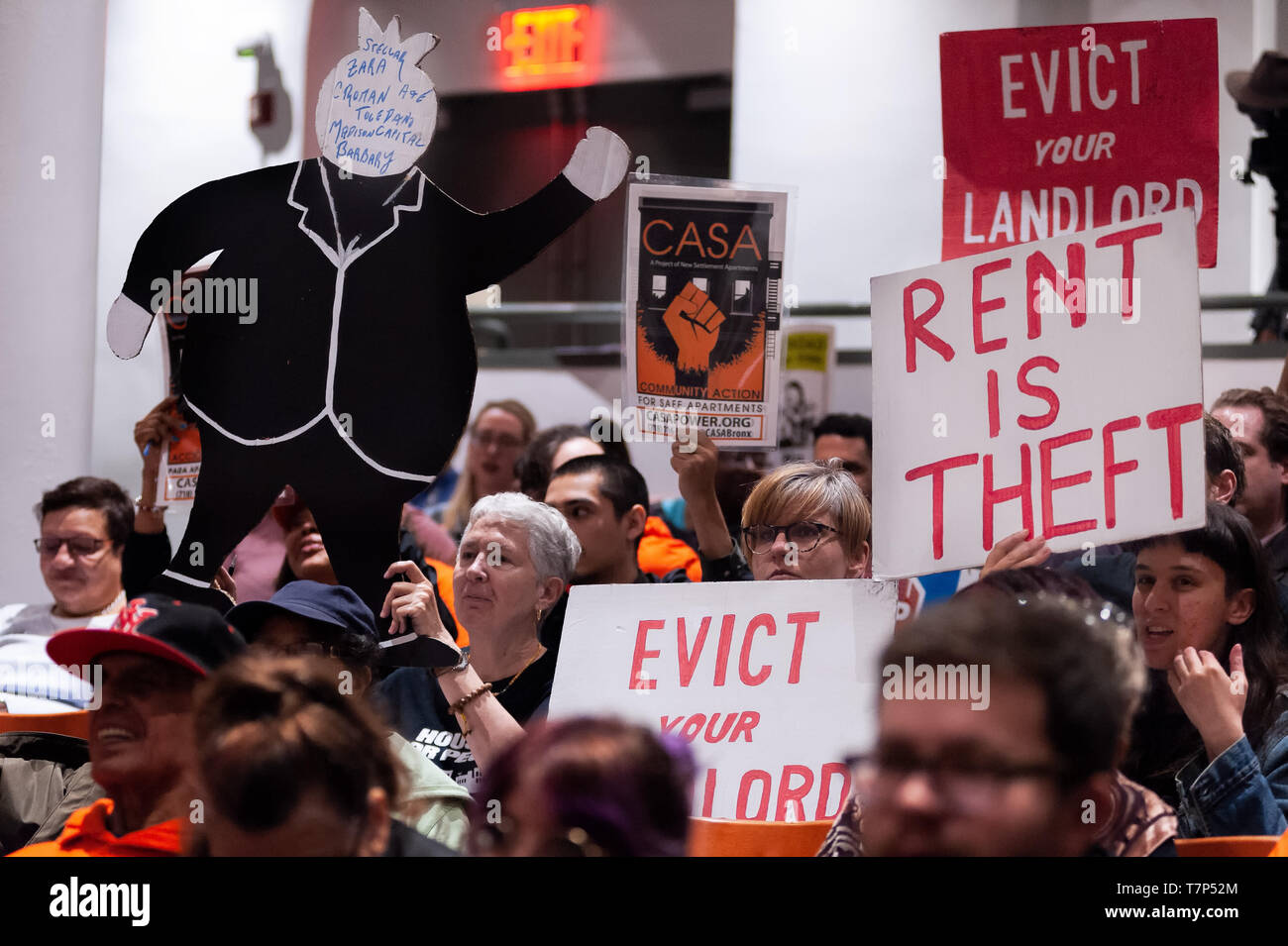 New York, États-Unis. 07Th Mai, 2019. Les locataires se sont ralliés à la NYC Louer Lignes directrices réunion du Conseil au cours de la Cooper Union à Manhattan. Les locataires, les militants et les organisateurs communautaires ont exigé plus d'augmentations de loyer pour les locataires à louer appartements-stabilisées. Crédit : La Société Holtermann-Gorden/Pacific Press/Alamy Live News Banque D'Images