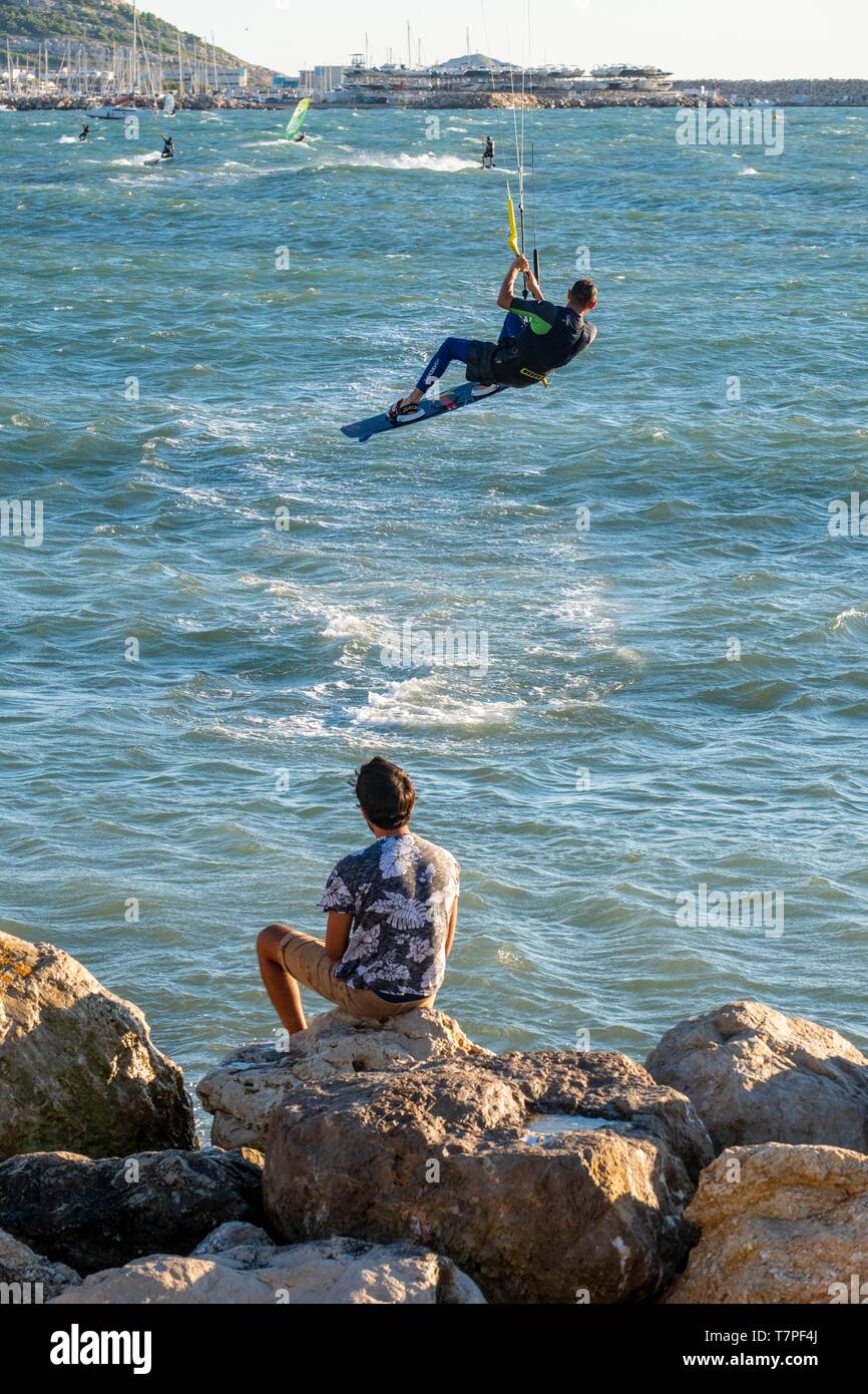 France, Bouches du Rhône, Marseille, les plages du Prado, la plage de la vieille chapelle, kite surf Banque D'Images