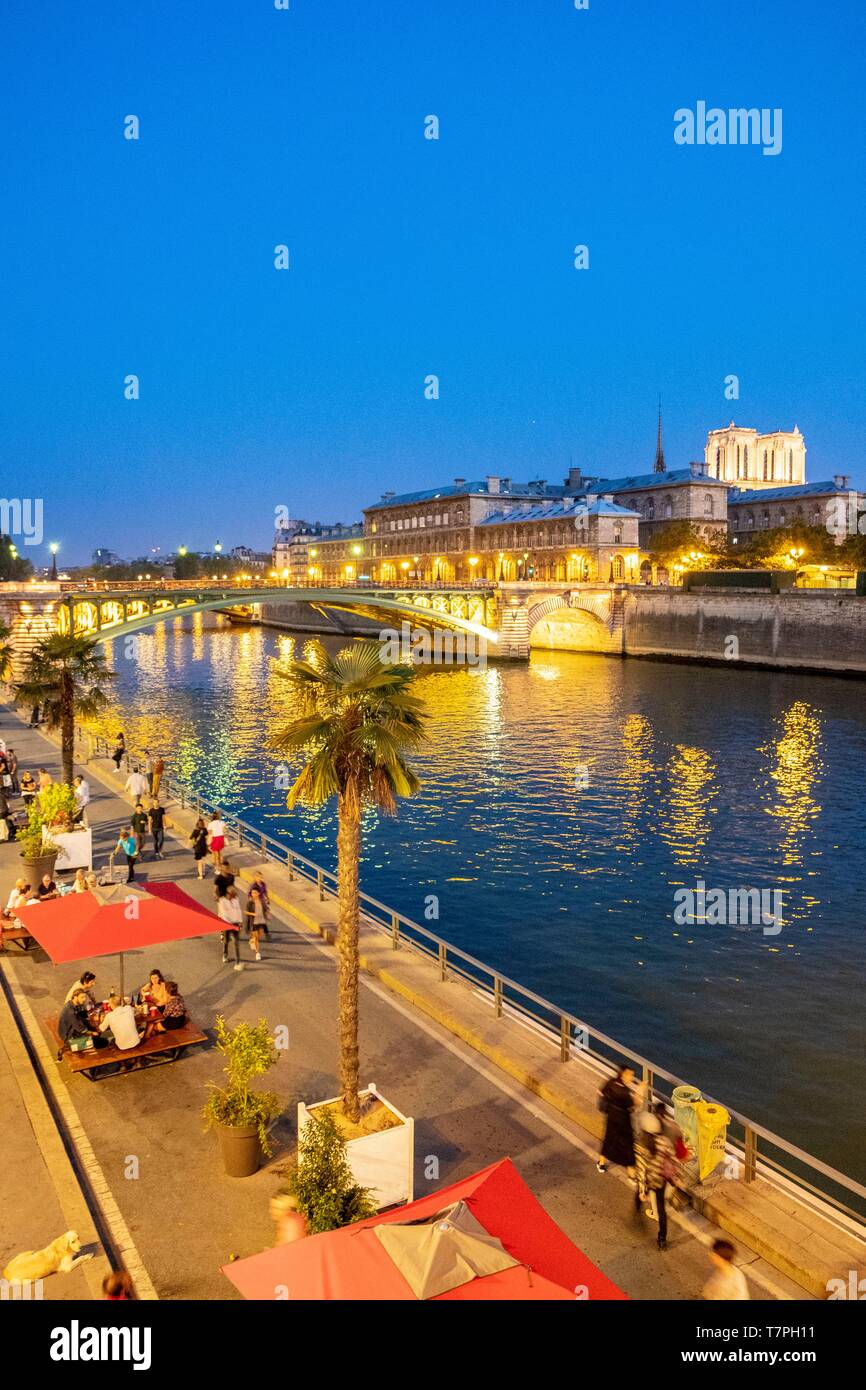 Park Rives De Seine Photos Park Rives De Seine Images Alamy