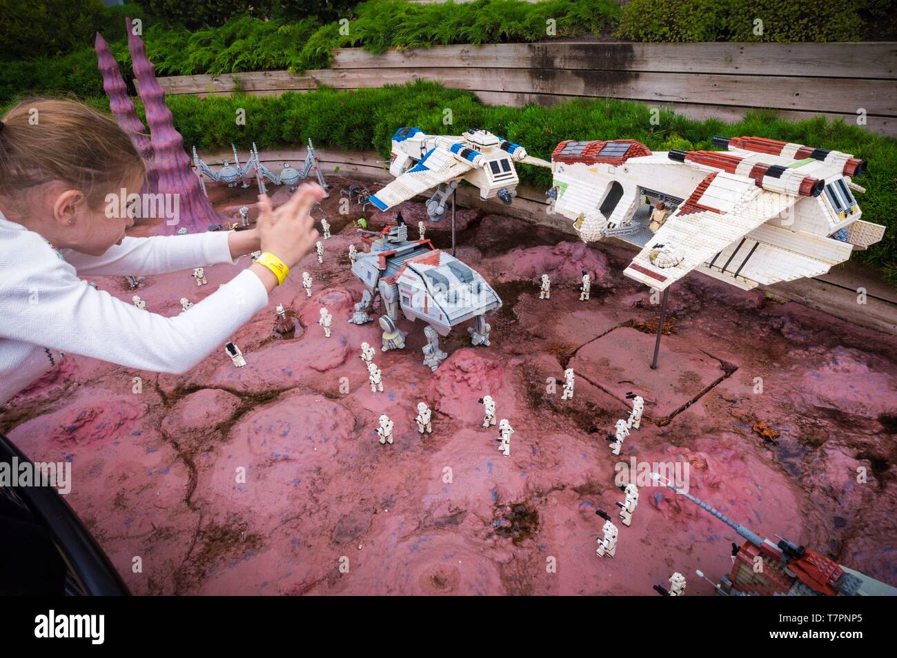 Le Danemark, le Jutland, Billund, Legoland® Billund Legoland Park est la première créée en 1968, près du quartier général de la société Lego® Lego (le terme est dérivé de la jambe danois godt sens joue bien), il est composé des espaces suivants : ici l'une des scènes de l'Épisode II L'attaque des clones, la guerre des étoiles dans Miniland - vrai monde miniature d'animation, mais aussi Legoredo Town, Zone de l'imagination, l'établissement Knights' Kingdom, DUPLO Land, Land Pirate, LEGO City, Dino Island, Fun Town, Aventure Land, Lego X-treme, trafic, Royaume des pharaons, terre des Vikings, Banque D'Images