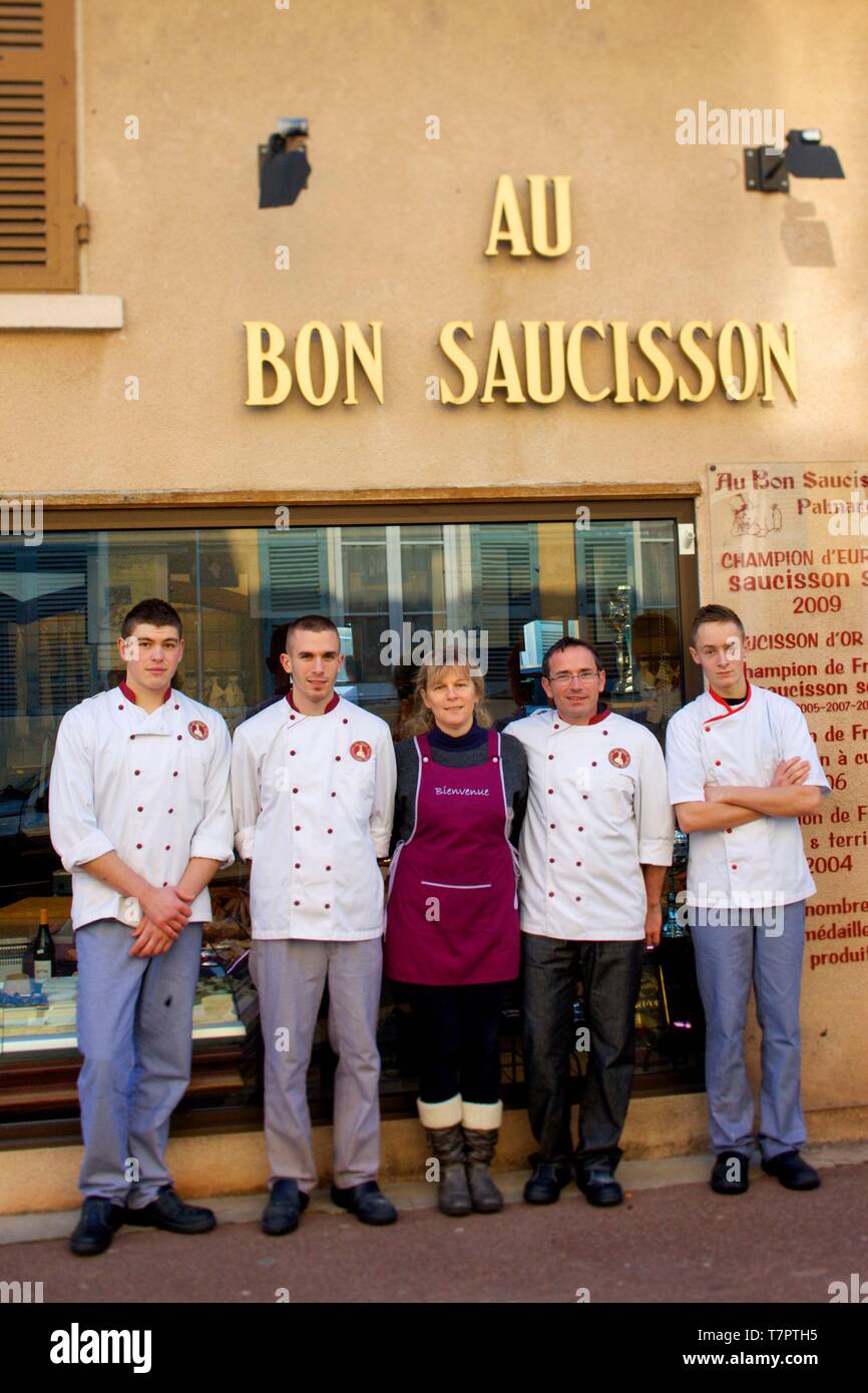 La France, l'Ain, l'équipe de Meximieux, la charcuterie Au Bon Saucisson Banque D'Images