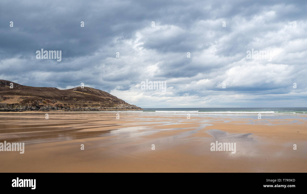 Torrisdale Bay est un fabuleux kilomètres de plage, avec des Sables d'or, sur la côte nord de Sutherland, de l'Écosse. Une plage avec de superbes du Banque D'Images