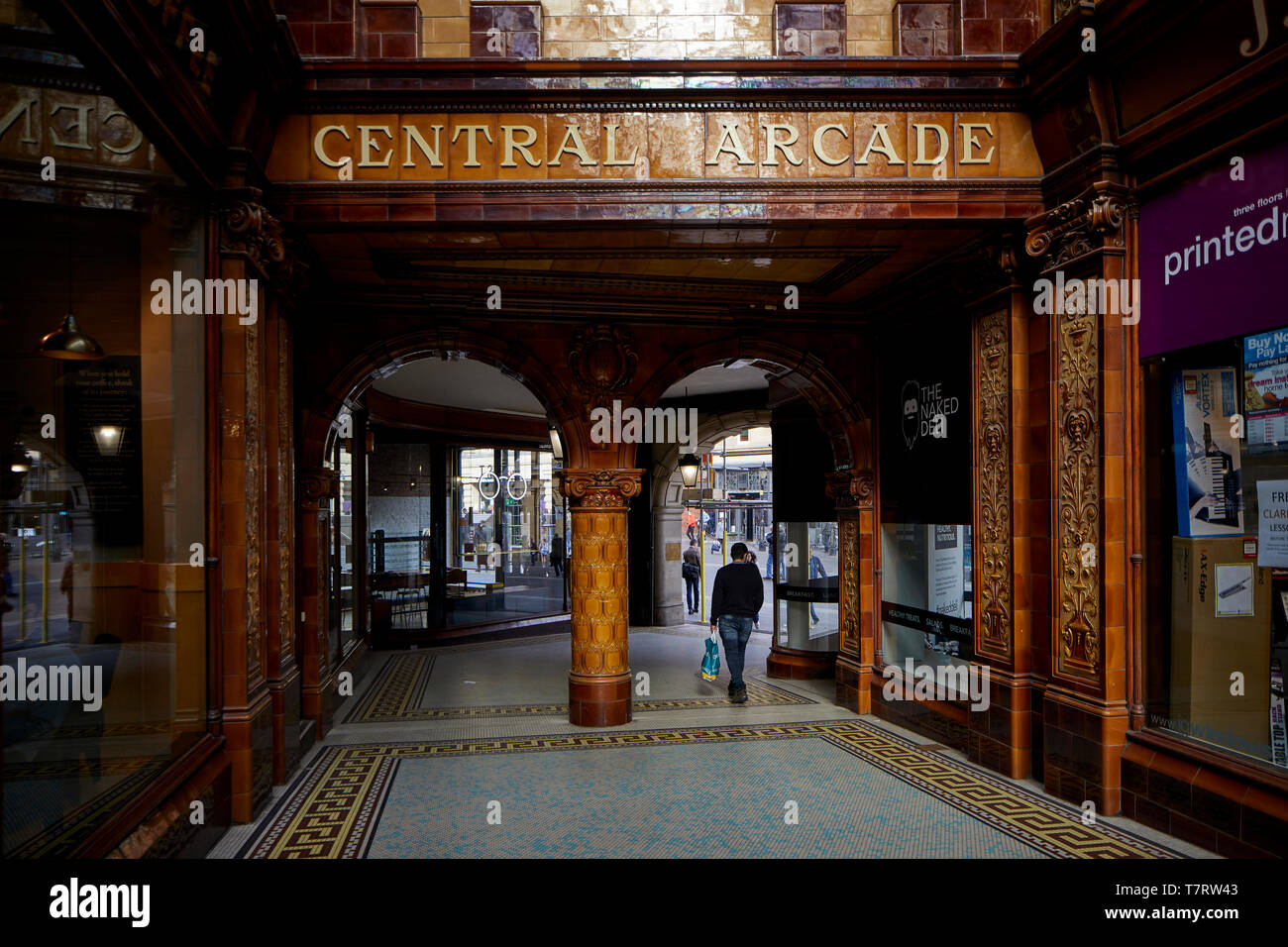Newcastle Upon Tyne, timide, Arcade centrale tsigane gallois l'élégance victorienne au sol carrelé shopping arcade construit 1906 conçu par Oswald et fils Banque D'Images
