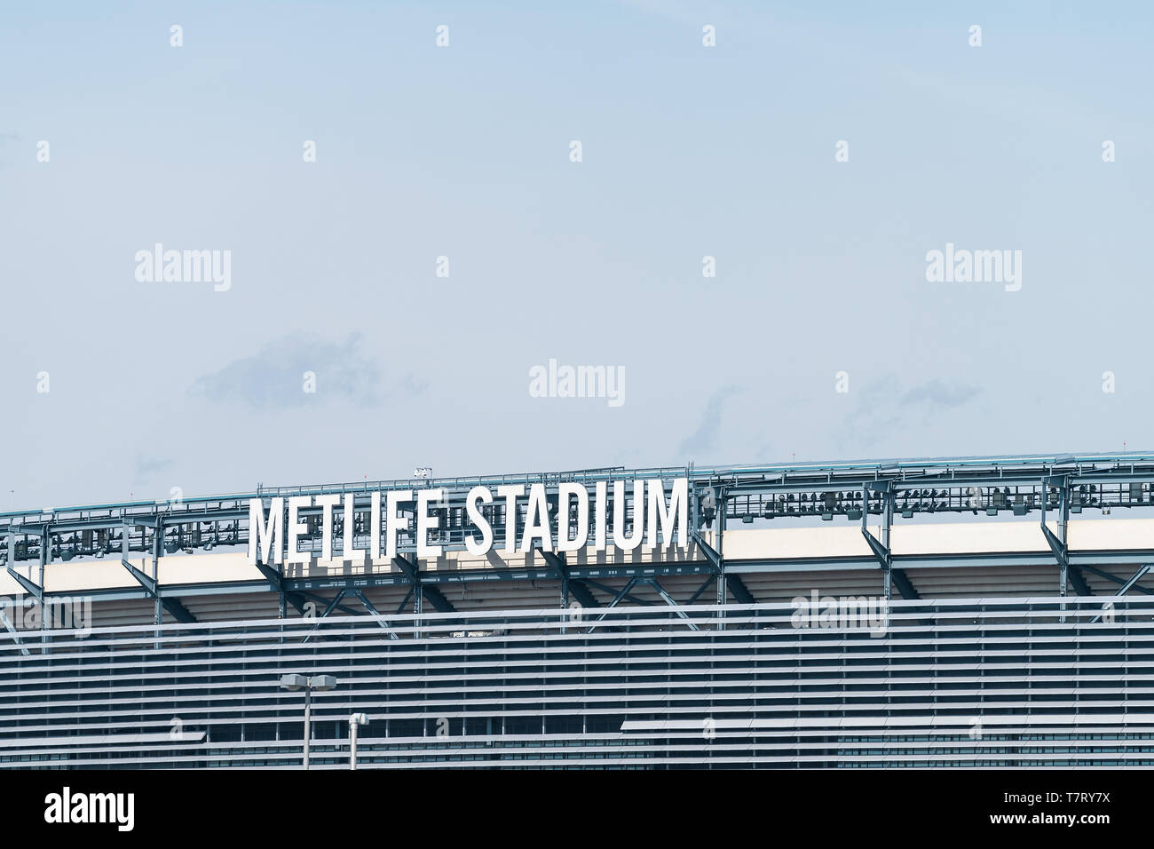 East Rutherford, USA - 6 Avril 2018 : Libre de signer pour stade Metlife l'extérieur du bâtiment dans le New Jersey Banque D'Images