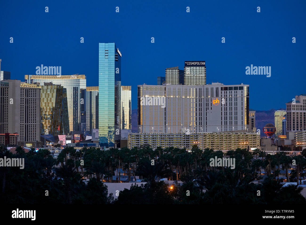 Las Vegas NEVADA USA, horizon de la strip, le Planet Hollywood, et la ville cosmopolite de nuit Banque D'Images