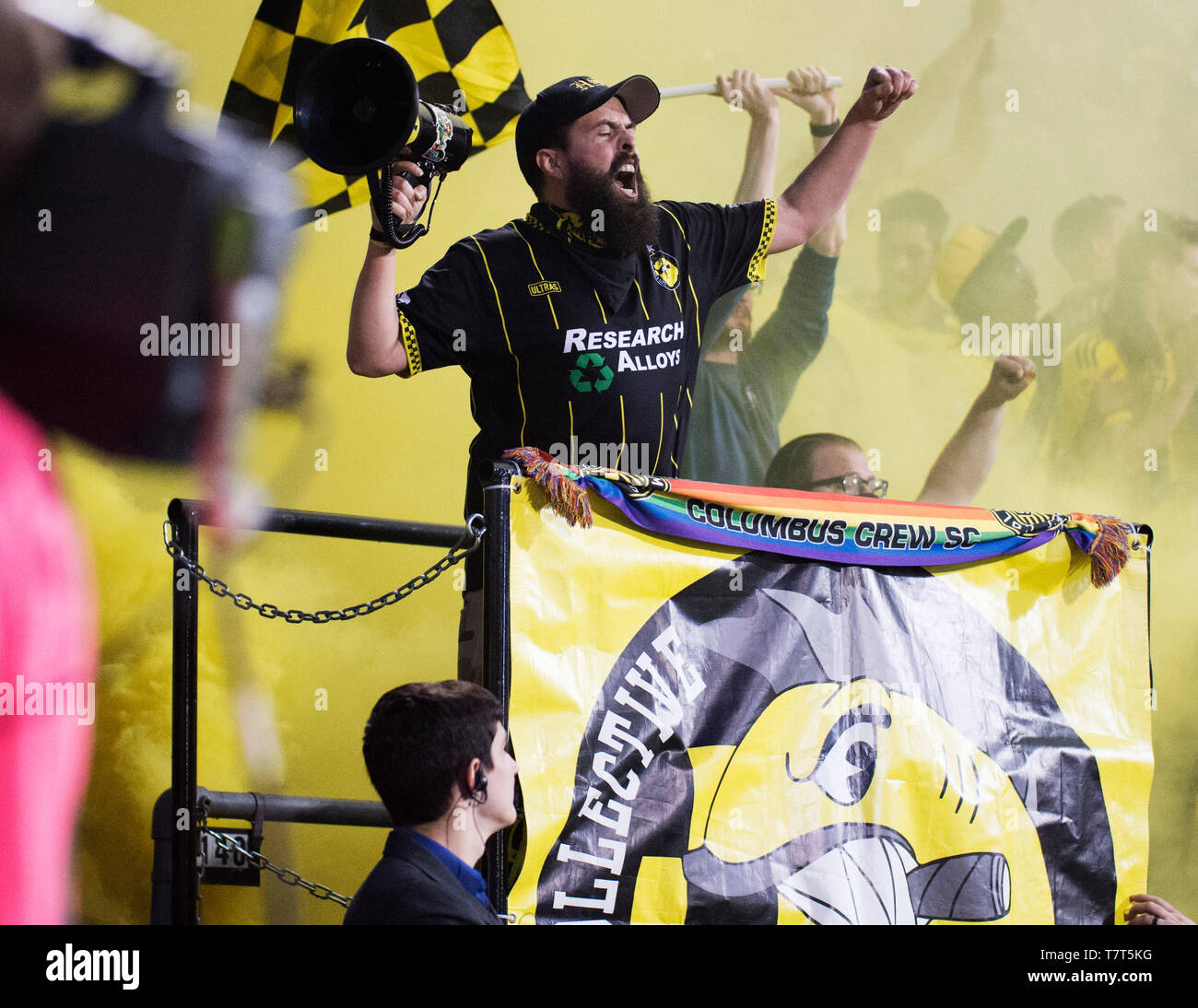 8 mai 2019:Columbus Crew fans célébrer un but inscrit par le milieu de terrain SC Columbus Crew Federico Higuain (10) contre la galaxie dans leur jeu à Columbus Banque D'Images