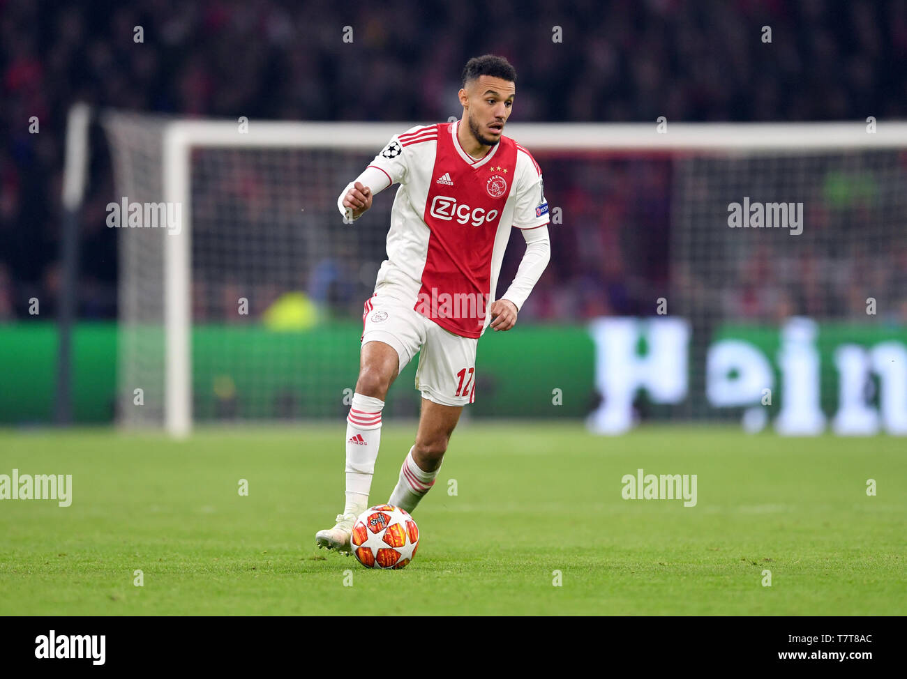 Amsterdam, Pays-Bas. Le 08 mai, 2019. Football, Ligue des Champions, tour de coup, demi-finale, match retour Ajax Amsterdam - Tottenham Hotspur, Johan Cruijff dans l'arène. Noussair Mazraoui d'Ajax en action. Credit : Marius Becker/dpa/Alamy Live News Banque D'Images