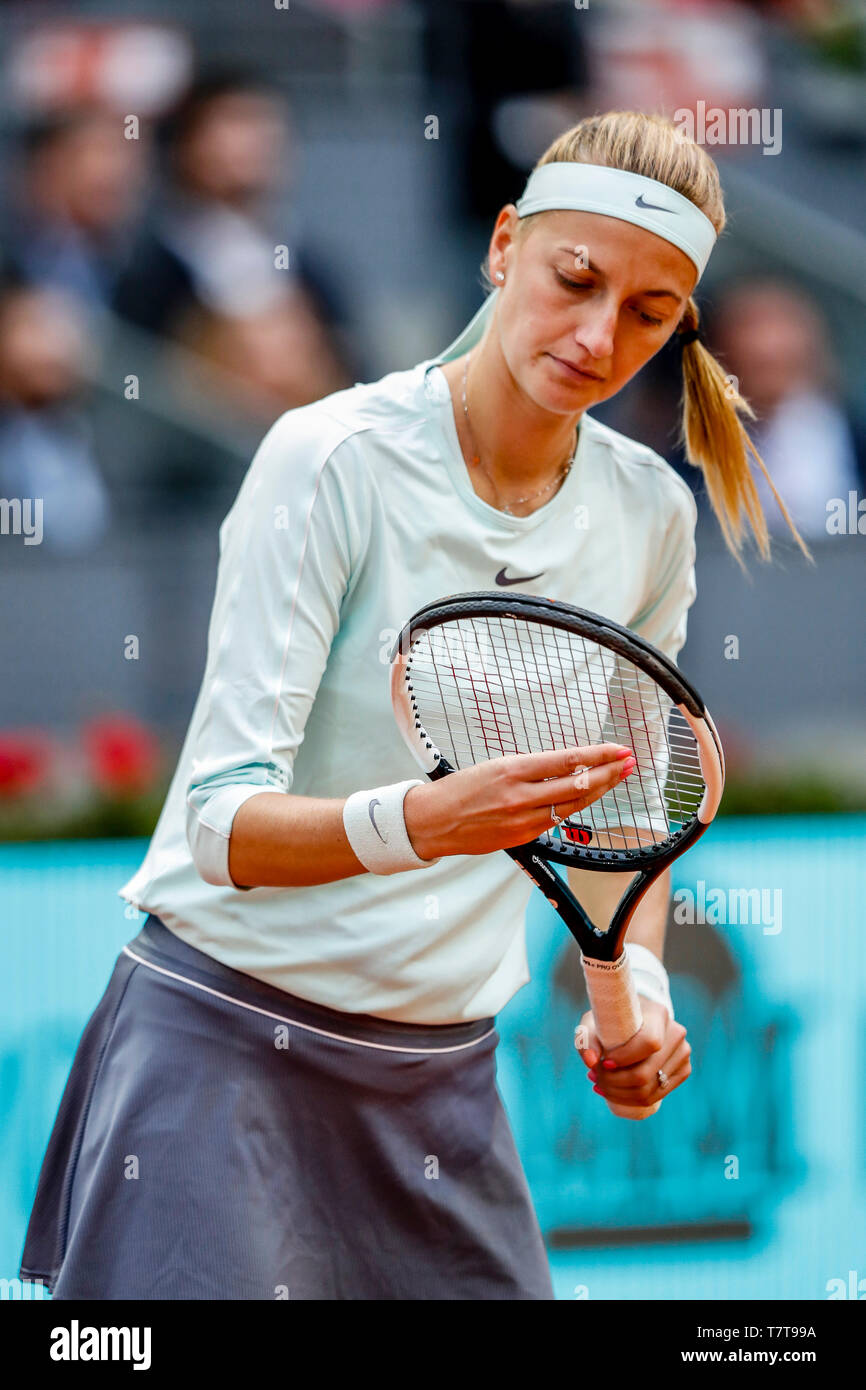 Caja Magica, Madrid, Espagne. 8 mai, 2019. Mutua Madrid Open, day 5 ; Petra Kvitova (CZE) cordes, vérifie son action : Crédit Plus Sport/Alamy Live News Banque D'Images