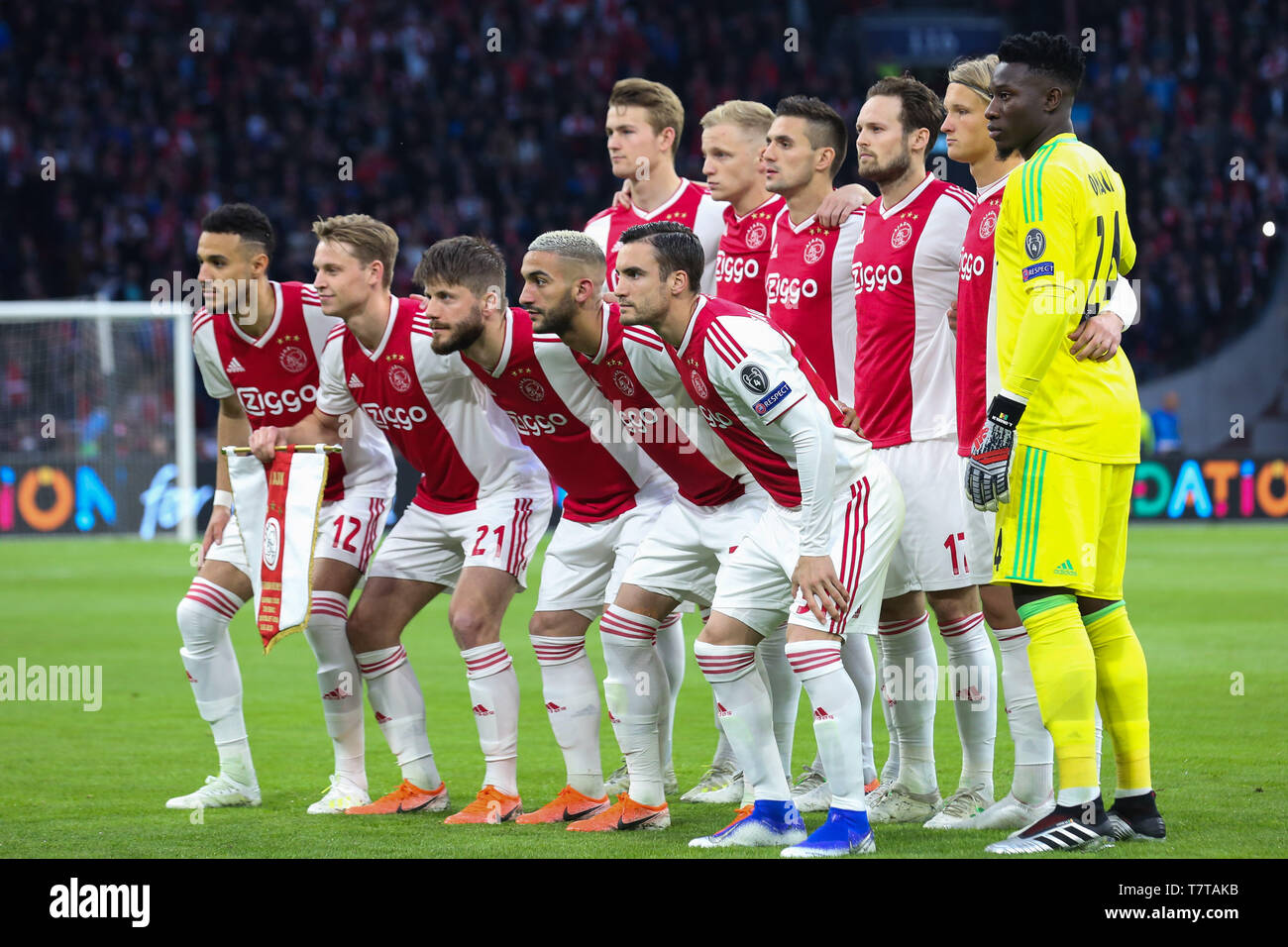 Amsterdam, Pays-Bas. 8 mai, 2019. Les joueurs de l'Ajax pose pour photo de groupe avant la deuxième demi-finale de la Ligue des Champions de football match de jambe entre Ajax et Tottenham Hotspur à Amsterdam, Pays-Bas, le 8 mai 2019. Hotspur a gagné 3-2 (3-3 sur l'ensemble) et avancé pour la finale de buts à l'extérieur. Credit : Zheng Huansong/Xinhua/Alamy Live News Banque D'Images