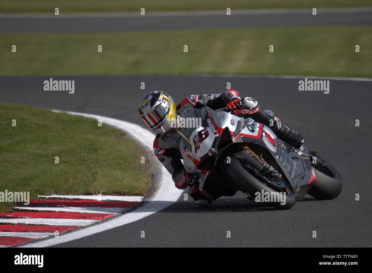 Rider Tommy Bridewell British Superbike racing à Oulton Park Banque D'Images