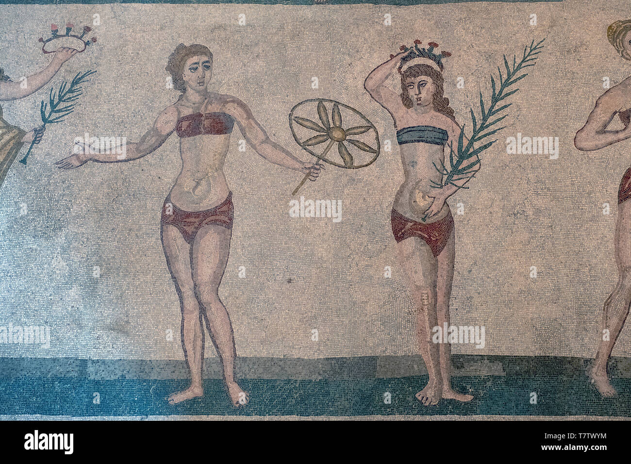 La mosaïque bikini filles, montrant des femmes sportives jouant des sports, la mosaïque romaine dans la Villa Romana del Casale, Piazza Armerina, Sicile, Italie. Banque D'Images