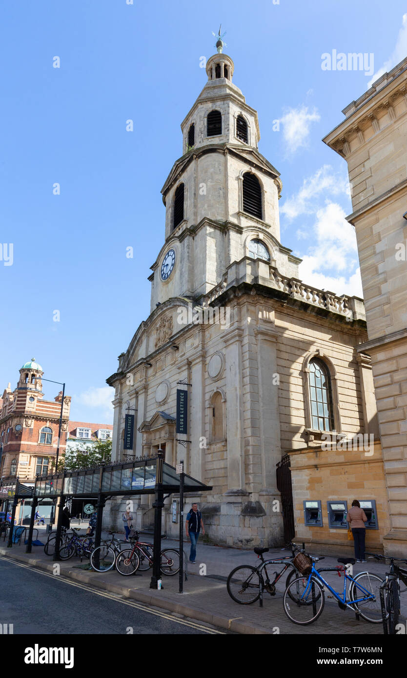Église convertie UK : l'église St Nicholas à Worcester, maintenant le Slug & Lettuce pub bar, Worcester, Worcestershire UK Banque D'Images