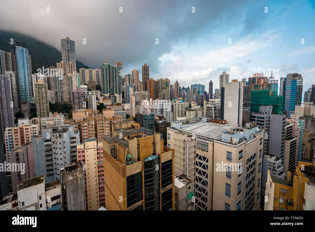Occupé à horizon de Hong Kong, les bâtiments résidentiels et commerciaux Banque D'Images