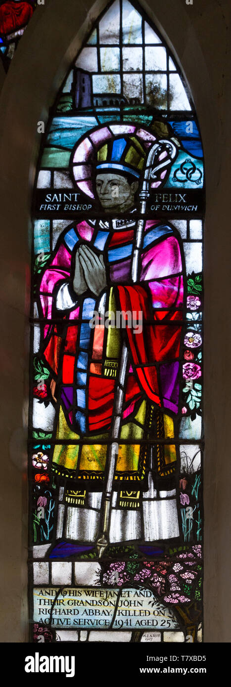 Eglise de Saint Mary Earl Soham, Suffolk, Angleterre, RU vitrail par Margaret Edith Aldrich corde(1891-1988) Saint Felix évêque de Dunwich Banque D'Images