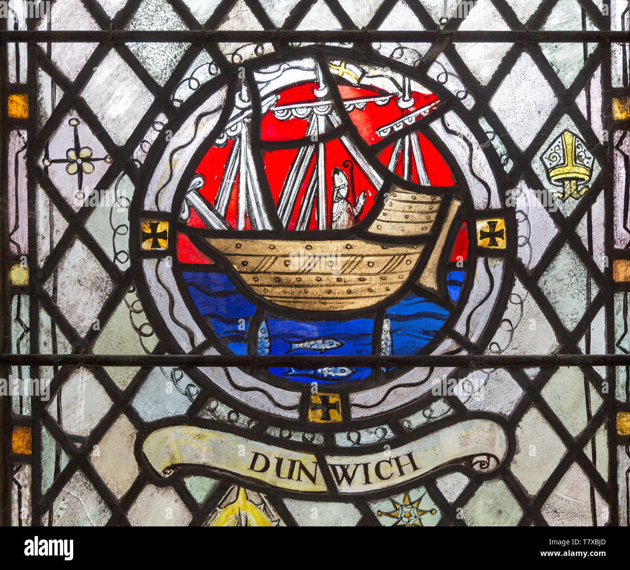 Eglise de Saint Mary, Chediston, Suffolk, Angleterre, RU vitrail détail de Dunwich par Margaret Edith Aldrich 1947 Corde Banque D'Images