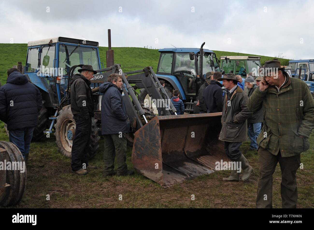 Ford Tracteur à la ferme, vente aux enchères de dispersion Venn Herefordshire Banque D'Images