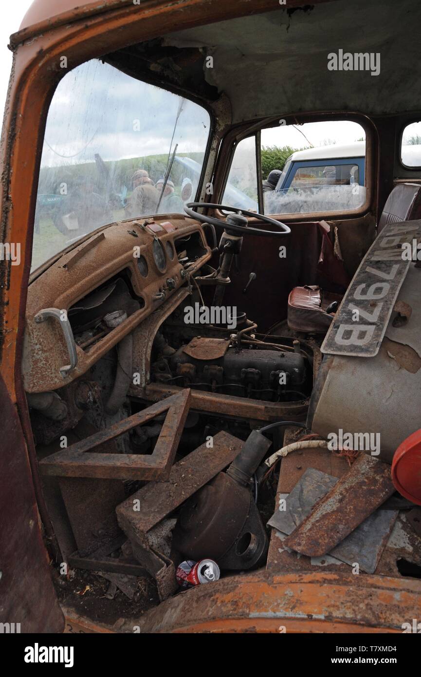 Un vintave 1937 Karrier pick up camion lors d'une vente de l'exploitation agricole, Herefordshire Banque D'Images