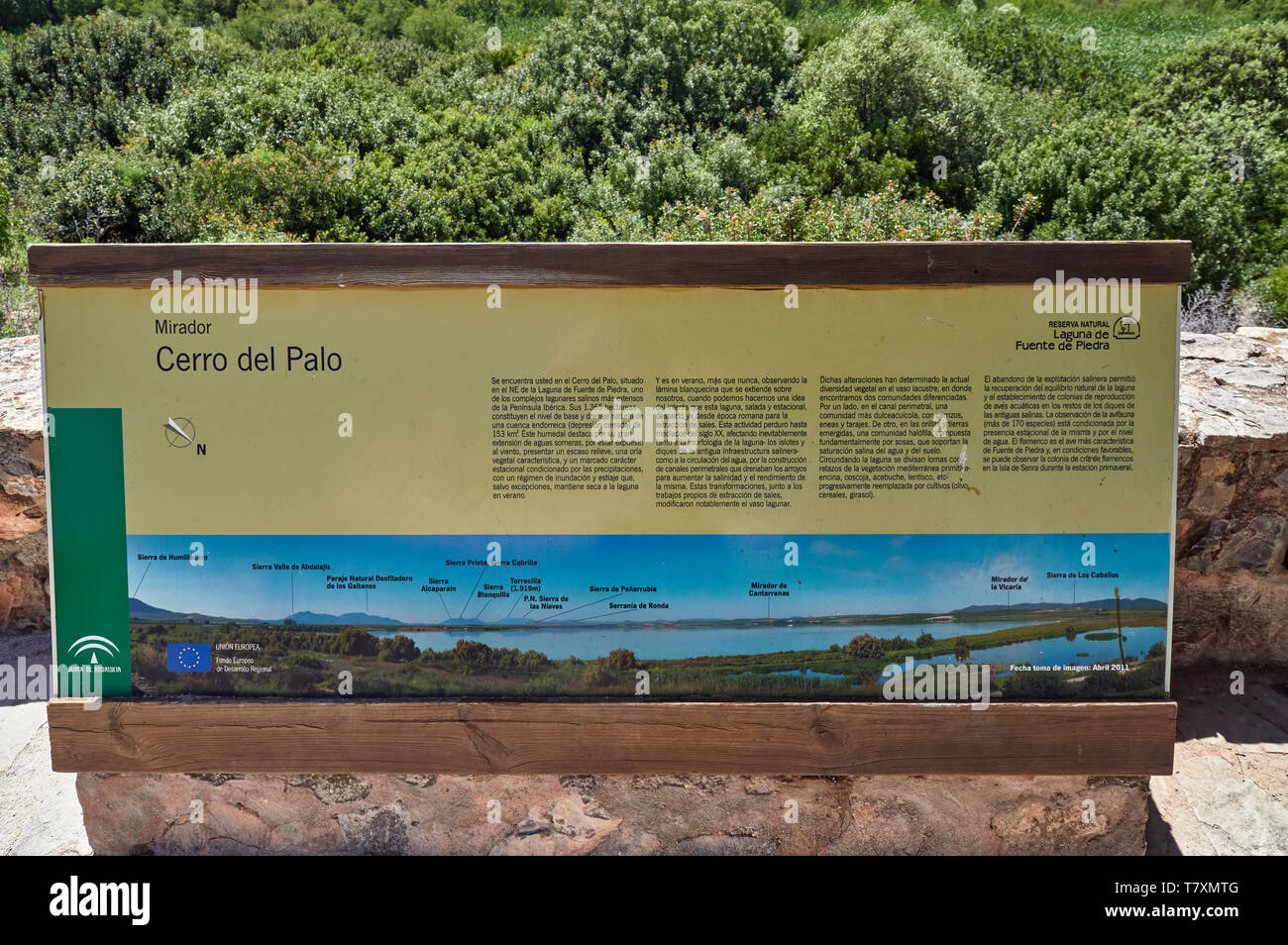 L'une des Voir la description des affiches à un mirador, ou une opinion à la Réserve Naturelle de Fuente de Piedra en Andalousie, espagne. Banque D'Images